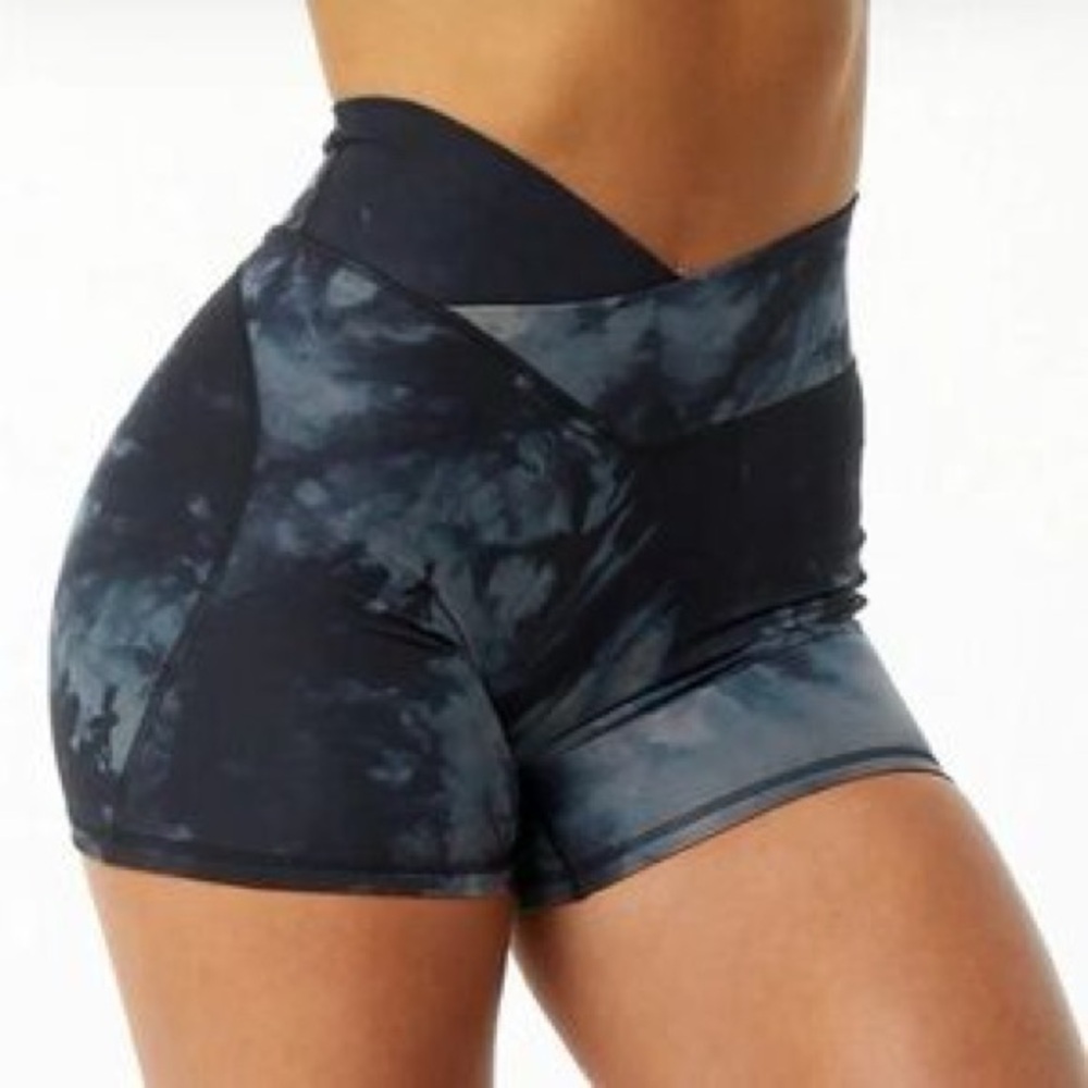 Alphalete Surface Power Shorts